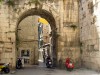 Golden gate, Split